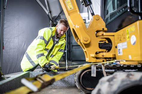 diagram for tying down mini excavator|how to tie down an excavator.